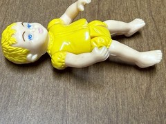 x2 Mel Appel Co Figure Lot Baby Girl Yellow Outfit 2.5″ Mom 5” FP Loving Family