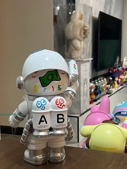MEGA SPACE MOLLY 400% Jon Burgerman Series Confirmed Figure Secret – CASH