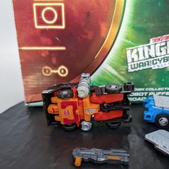 Transformers Kingdom War for Cybertron Golden Disk Puffer & Road Ranger Lot