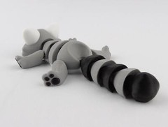 Colorful Articulated Racoon Desk Buddy – 3D Printed Fidget Toy for Stress Relief