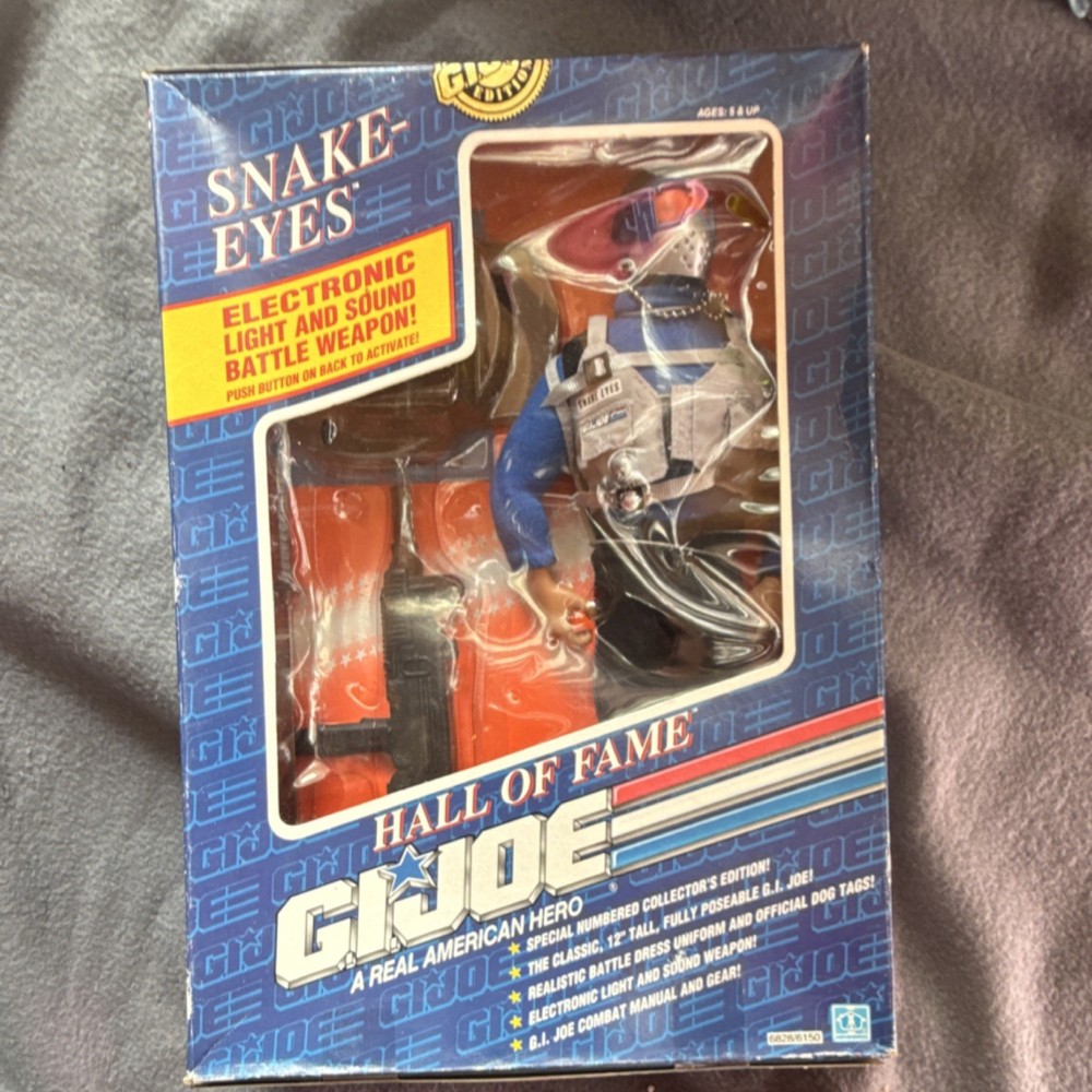 G.I. Joe Hall of Fame Snake Eyes 12″ Action Figure 1992 Boxed Light Up Sound Gun