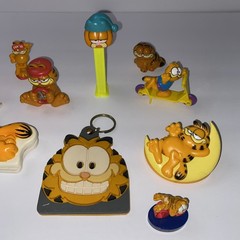 10pc Lot Of Vintage Garfield Collectibles – Chip Clips Keychain Pez PVC Figures!