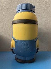 Universal Studios Despicable Me Minion Mayhem Souvenir 32oz Water Bottle Thermos
