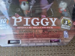 Piggy – Minifigure Mega Case-Pack Series 2 – 10 Minifigures 3″ – 3 Mystery Figs