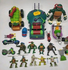 TMNT LARGE LOT OF FIGURES And VEHICLES Teenage Mutant Ninja Turtles