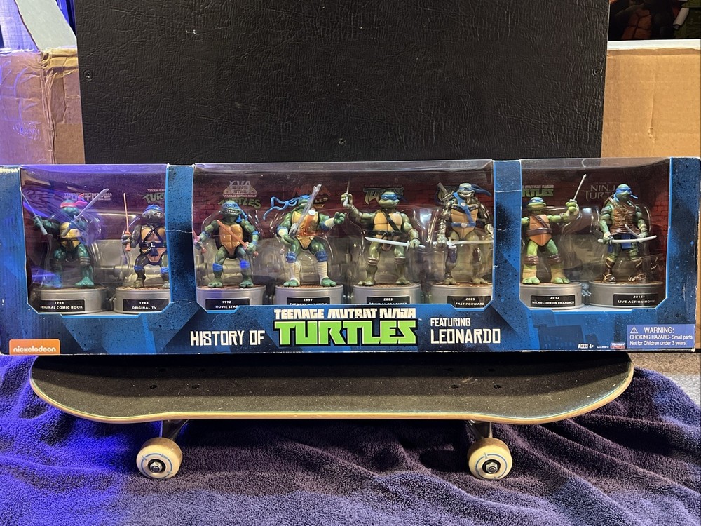 Playmates TMNT History Of Leonardo 8 Action Figure Box Set 2015