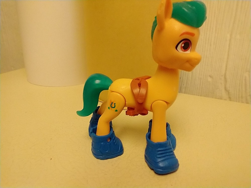 My Little Pony Crystal Adventure – Hitch Trailblazer w/ Blue Shoes 2/3/24.