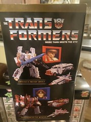 NEW 2022 Takara Tomy 35th Street Fighter II x Transformers Optimus vs Megatron