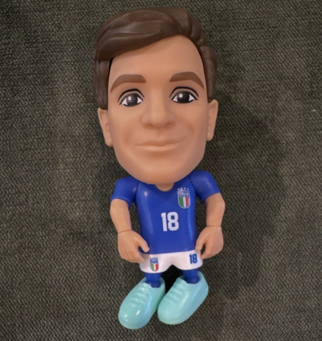 ZURU FIFA World Cup Soccer Figure Ballers (PLAYER, PLAYER CARD, BALL)