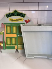 Vintage 1986 Applause Sesame Street PVC Figure Display With 21 Figures. Rare.