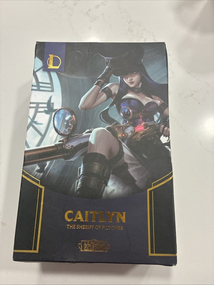 Riot Games League of Legends Caitlyn Sheriff of Piltover Figure