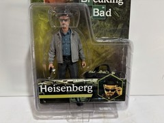 BREAKING BAD HEISENBERG COLLECTIBLE FIGURE MEZCO TOYZ 2013 6 1/2″ SEALED