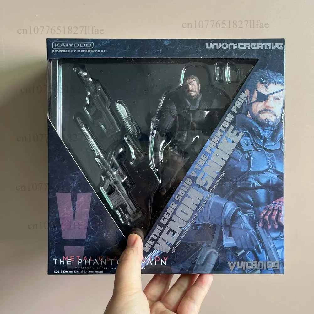 Revoltech Venom Snake Figure Metal Gear Solid V Action Model Toy