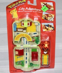 SEALED 1999 Hasbro Pokémon City Adventure Playset #04 Charmander #133 Eevee US14