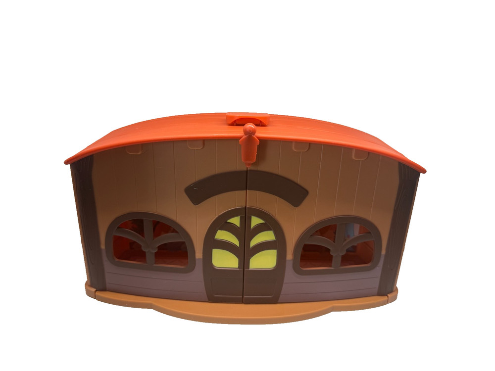 2018 Bluey Calypso’s School Playset Case Dollhouse. 12″ x 7″