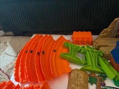 Dinosaur Train Time Tunnel Mountain Motorized Toy Jim Henson PBS + 8 Dino Read