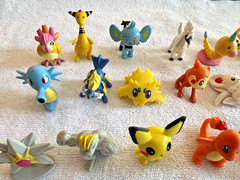 Lot of 20 – Pokémon PK China 1-3/4”- 2” Mini Figures variety