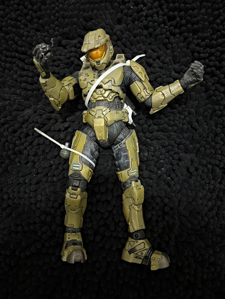 McFarlane Halo Master Chief 12-inch Action Figure with Assault Rifle and Frag Gr