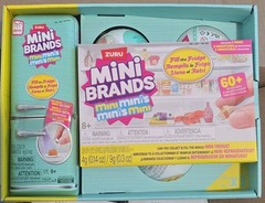 Mini Brands Fill the Fridge Playset with 3 Capsules