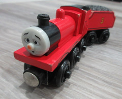 James Goes Buzz Buzz Thomas & Friends Wooden Train 2000 Britt Allcroft VGUC!