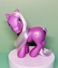 2003 G3 My Little Pony Rainbow Pony 1st Release Wysteria Purple Shimmer MLP