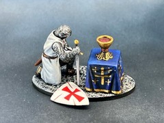 Action Figure Templar Knight with the grail Collectible Miniature Painted 40mm