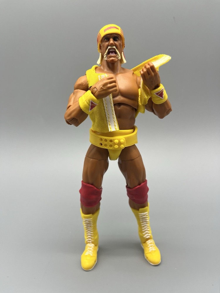 Hulk Hogan WWE Ultimate Edition Amazon Exclusive Fan Takeover Figure