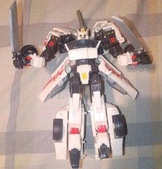 Transformers Generations Deluxe Class Autobot Drift With The Three Swords