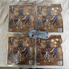 Mezco Toyz NIP The Goonies Set of 4 Action Figures Chunk Data Mikey Mouth & Key