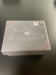 NEW! New balance x 7-11 mini model magnet 3″ 2002R HK