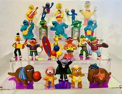 Vintage Toys McDONALD’S / WENDY’S / KFC / SESAME STREET PVC/Plastic/Plush/Rubber