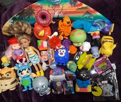 Mix Lot Of Toys Disney, Tmnt, Pokémon,Marvel ,Arnold , Pac Man Ect