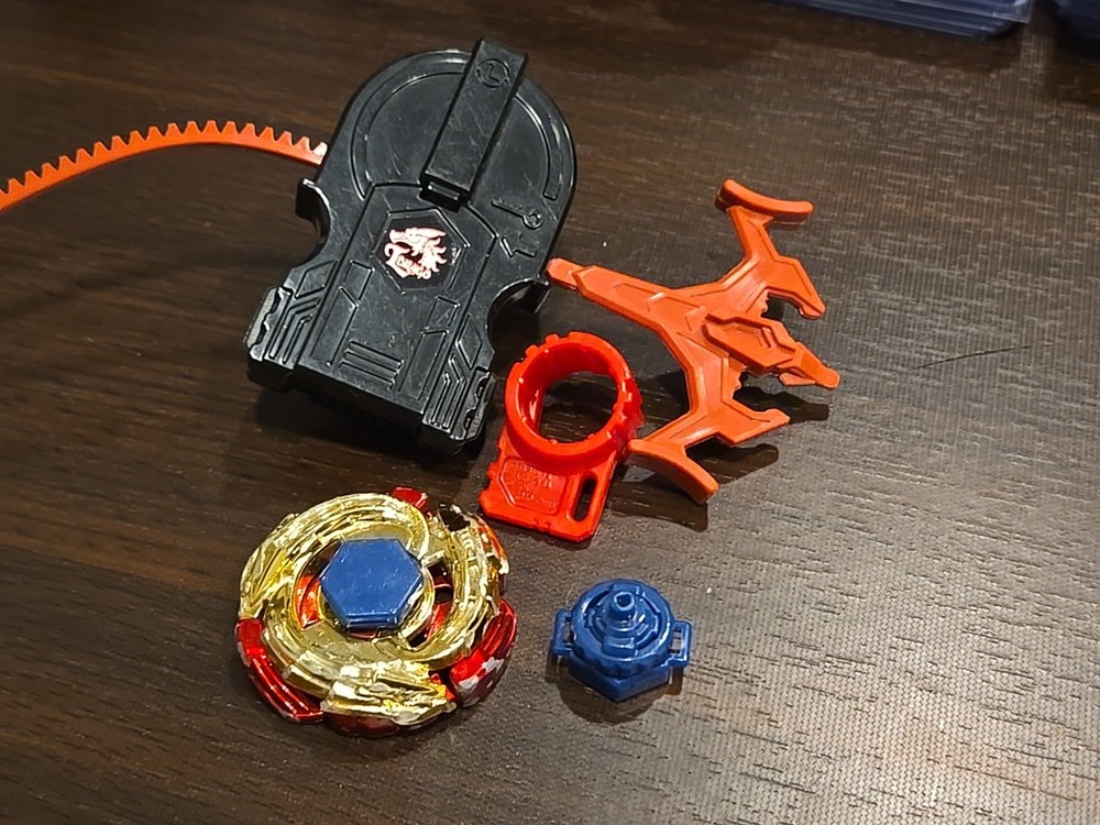 Gold Red Lightning L-Drago 100HF Beyblade Hasbro Metal Fusion Launcher BB-43