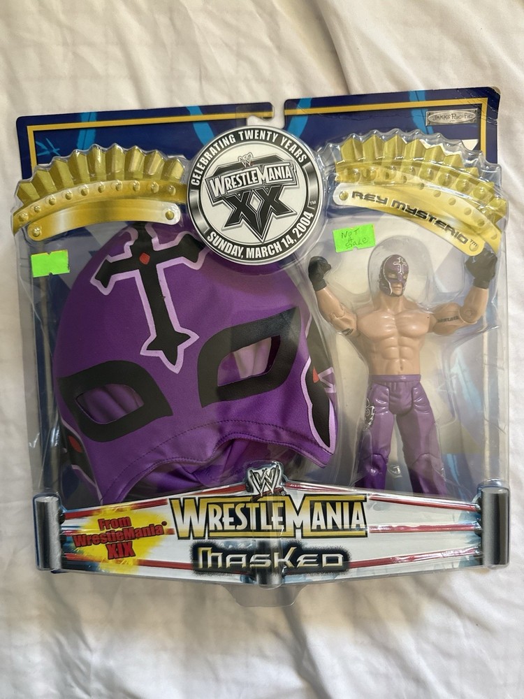 WWE WrestleMania 20 Masked Rey Mysterio Purple Mask 2004 Ruthless Aggression NIB