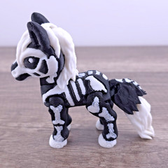 Skeleton Horse 3D Printed Articulated Flexi Fidget Toy- Cute Halloween Gift
