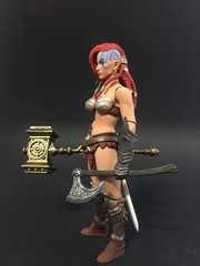 AUTHENTIC MEZCO CONAN THE KING/HORSE /RED SONJA /APE KING (FROST GIANT Presale)
