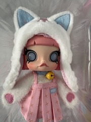100% AUTHENTIC Pop Mart MOLLY PEEK A BOO 1/8 Action Figure – Regular (WHITE Cat)