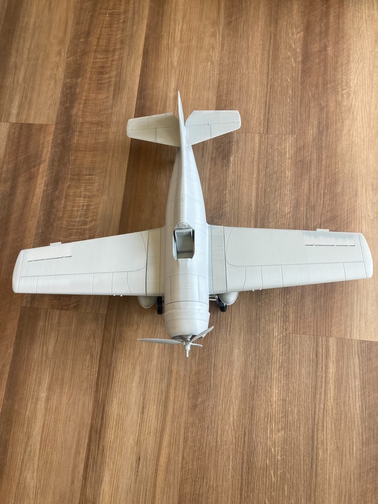 1:18 scale F-4F Wildcat Model Kit-Disassembled and Unpainted