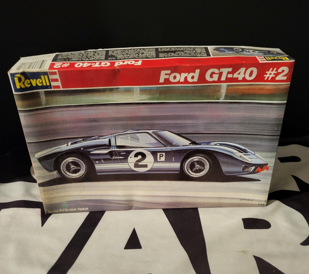 Ford GT-40 #2 1/25 REVELL Model Kit MIB NEW Unused