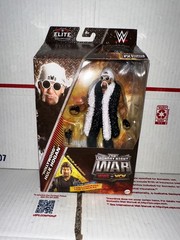 Mattel WWE Elite Collection Hollywood Hulk Hogan with BAF the Monday night war