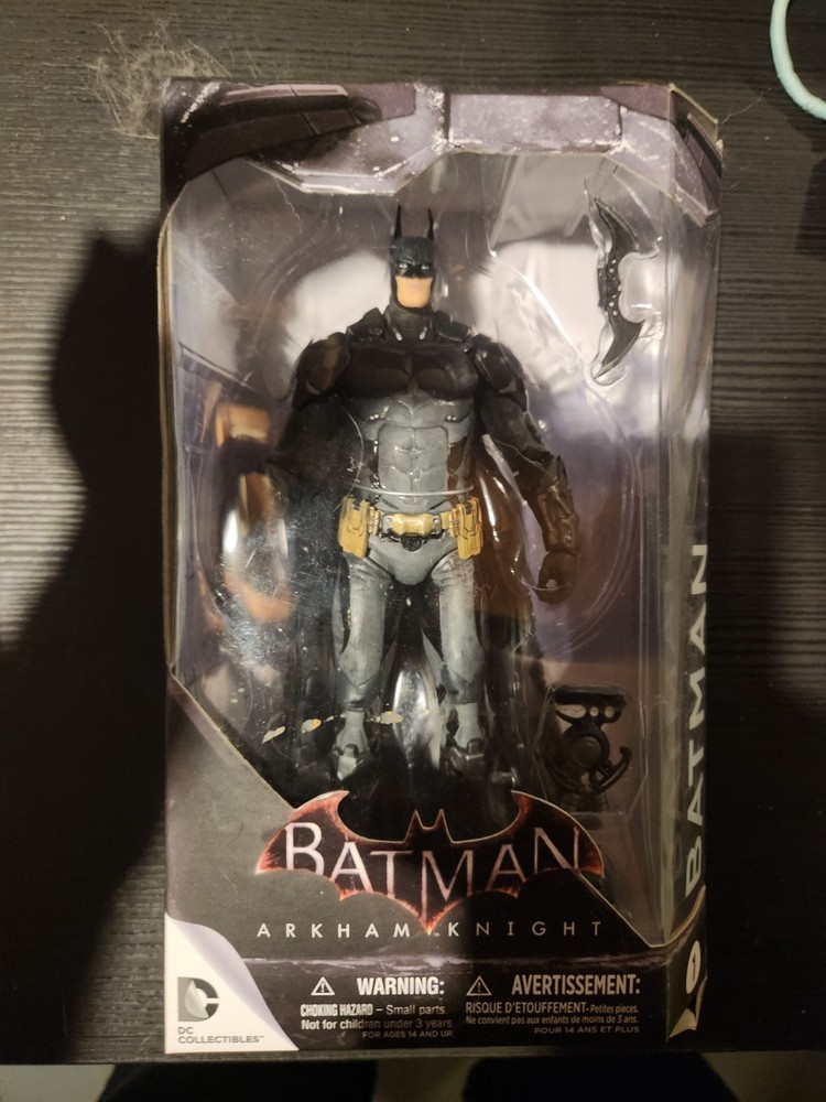 DC Collectibles Batman: Arkham Knight – Batman (Battle Damaged)