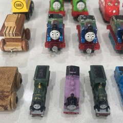 Misc Mixed Lot 19 Wooden/Die Cast/Plastic Train Cars. Thomas The Train/Unknown