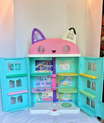 Gabby’s Dollhouse Purrfect Playset 2FT Tall Figures Cats Accessories Works