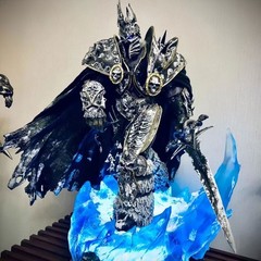 World of Warcraft Lich King Arthas Statue 40cm LED GK figure Collect models New