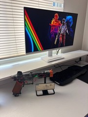 ARC Raiders Venator Prop Replica – Full Size LED Sci-Fi Display Model