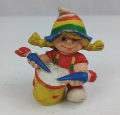 Vintage 1980 Wallace Berrie Rainbow Brite Drummer Girl Made In Portugal 2.25″