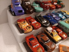 Disney Pixar Cars Lot Of 25 Die-Cast Metal Plastic 1:43 And 1:55 Scale Lightning