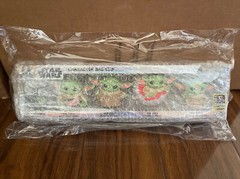 NIB Star Wars The Mandalorian The Child Bag Clip Set