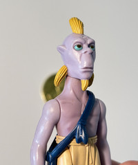 Vintage Kenner 1985 Star Wars Droids KEZ-IBAN figure Complete w/ gold Coin