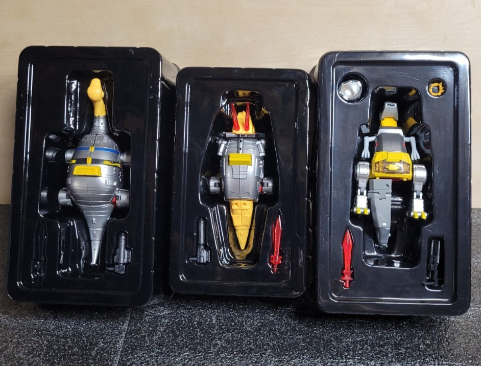 DX9 War in Pocket set of 3 figures – Rager missing leg